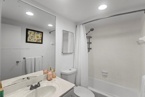 Снять в аренду кондоминиум в Холливуд, Флорида 1 спальня, 75.44м2, № 1955763 - фото 13