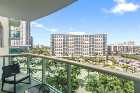 Снять в аренду кондоминиум в Холливуд, Флорида 1 спальня, 75.44м2, № 1955763 - фото 9