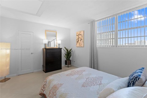 Снять в аренду кондоминиум в Холливуд, Флорида 1 спальня, 75.44м2, № 1955763 - фото 15