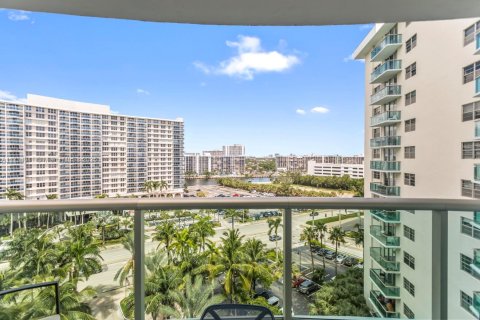 Снять в аренду кондоминиум в Холливуд, Флорида 1 спальня, 75.44м2, № 1955763 - фото 12