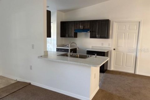 House in Waverly, Florida 3 bedrooms, 107.26 sq.m. № 1378333 - photo 3