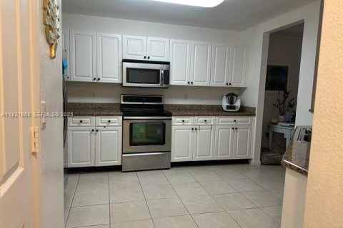 Condominio en venta en Doral, Florida, 2 dormitorios, 115.2 m2 № 1982259 - foto 5