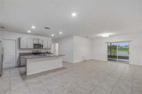 Casa en venta en Odessa, Florida, 5 dormitorios, 227.33 m2 № 2258465 - foto 9