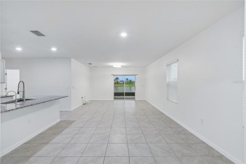 Casa en venta en Odessa, Florida, 5 dormitorios, 227.33 m2 № 2258465 - foto 7