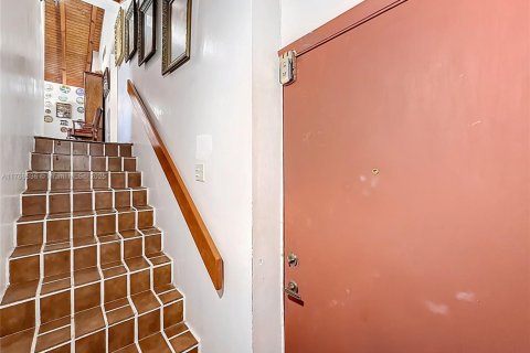 Townhouse in Miami, Florida 3 bedrooms, 126.35 sq.m. № 1865139 - photo 7
