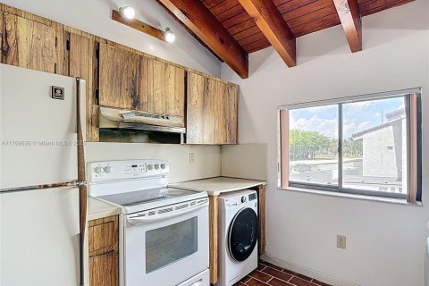 Townhouse in Miami, Florida 3 bedrooms, 126.35 sq.m. № 1865139 - photo 19