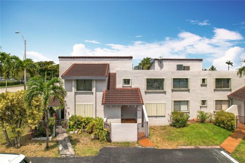 Townhouse in Miami, Florida 3 bedrooms, 126.35 sq.m. № 1865139 - photo 4