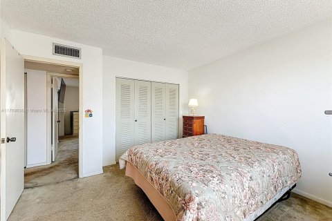 Townhouse in Miami, Florida 3 bedrooms, 126.35 sq.m. № 1865139 - photo 23