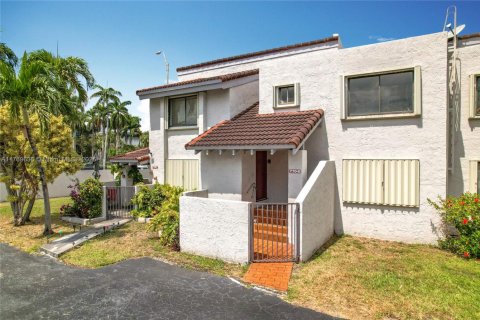 Townhouse in Miami, Florida 3 bedrooms, 126.35 sq.m. № 1865139 - photo 2