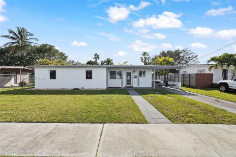 House in Miami, Florida 3 bedrooms, 97.27 sq.m. № 1998865 - photo 18