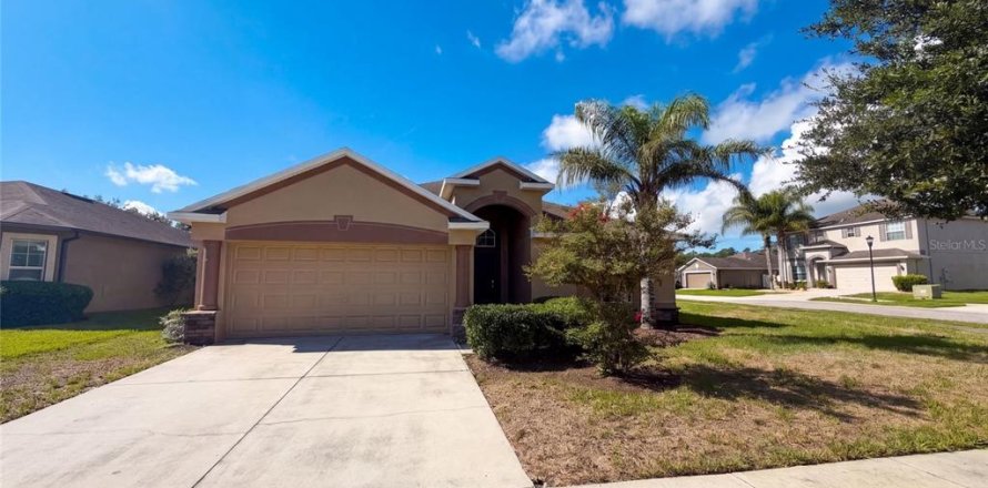 Villa ou maison à Hudson, Floride 4 chambres, 177.26 m2 № 2410585