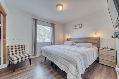 Casa en venta en Miami, Florida, 3 dormitorios, 117.06 m2 № 1968540 - foto 6