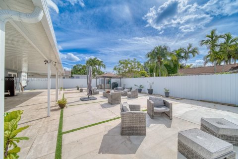 Casa en venta en Miami, Florida, 3 dormitorios, 117.06 m2 № 1968540 - foto 2