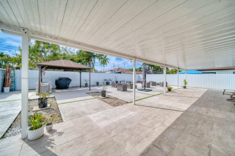 Casa en venta en Miami, Florida, 3 dormitorios, 117.06 m2 № 1968540 - foto 5