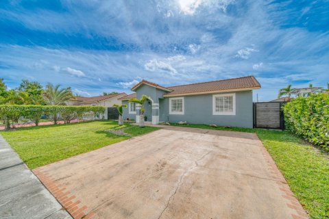 Casa en venta en Miami, Florida, 3 dormitorios, 117.06 m2 № 1968540 - foto 21