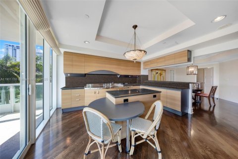 Condo in Aventura, Florida, 2 bedrooms  № 1953695 - photo 6