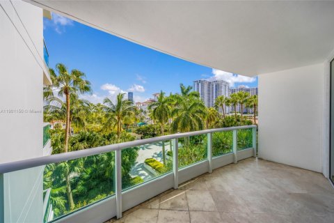 Condo in Aventura, Florida, 2 bedrooms  № 1953695 - photo 23