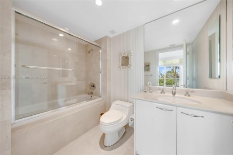 Condo in Aventura, Florida, 2 bedrooms  № 1953695 - photo 21