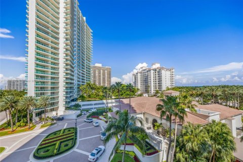 Condo in Aventura, Florida, 2 bedrooms  № 1953695 - photo 28