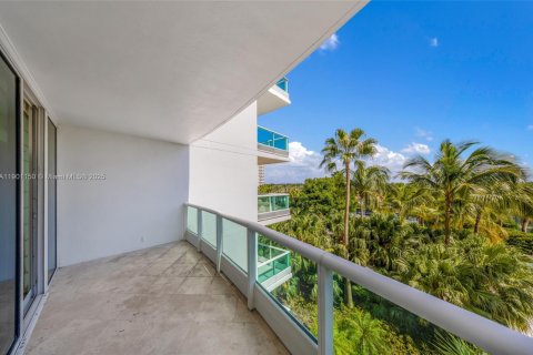 Condo in Aventura, Florida, 2 bedrooms  № 1953695 - photo 24