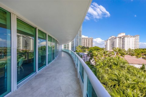 Condo in Aventura, Florida, 2 bedrooms  № 1953695 - photo 17