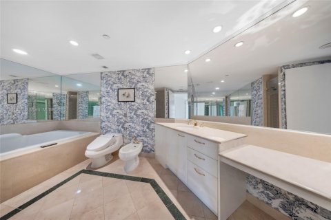 Condo in Aventura, Florida, 2 bedrooms  № 1953695 - photo 14