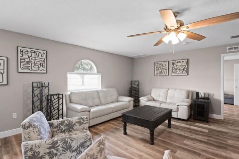 Casa en venta en Eagle Lake, Florida, 6 dormitorios, 364.18 m2 № 2424064 - foto 11