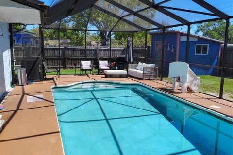 House in Seminole, Florida 3 bedrooms, 102.56 sq.m. № 1580086 - photo 15
