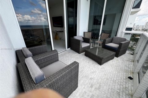 Condo in Sunny Isles Beach, Florida, 2 bedrooms № 1991291 - photo 19