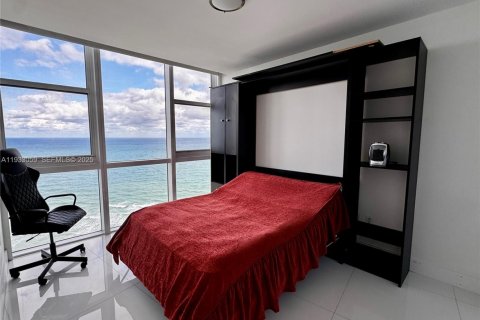 Condo in Sunny Isles Beach, Florida, 2 bedrooms № 1991291 - photo 24