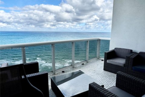 Condo in Sunny Isles Beach, Florida, 2 bedrooms № 1991291 - photo 18