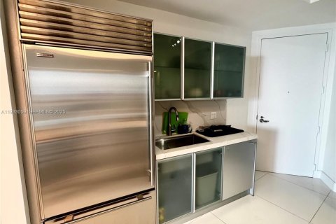 Condo in Sunny Isles Beach, Florida, 2 bedrooms № 1991291 - photo 11