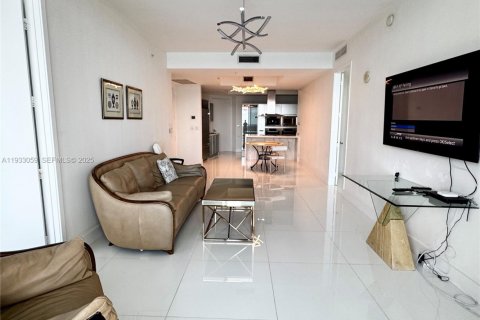 Condo in Sunny Isles Beach, Florida, 2 bedrooms № 1991291 - photo 22