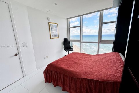 Condo in Sunny Isles Beach, Florida, 2 bedrooms № 1991291 - photo 26