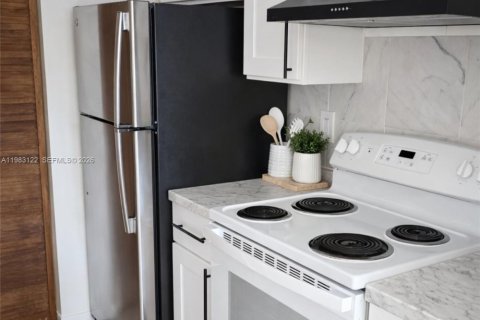 Купить кондоминиум в Дания-Бич, Флорида 1 спальня, 71.35м2, № 2048079 - фото 6