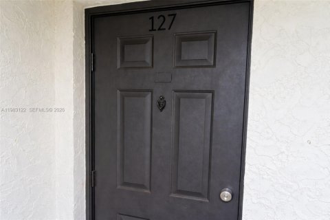 Купить кондоминиум в Дания-Бич, Флорида 1 спальня, 71.35м2, № 2048079 - фото 2