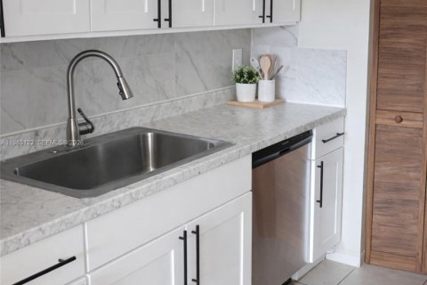 Купить кондоминиум в Дания-Бич, Флорида 1 спальня, 71.35м2, № 2048079 - фото 7