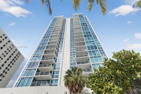 Condominio en venta en Miami Beach, Florida, 2 dormitorios, 104.24 m2 № 2049309 - foto 16