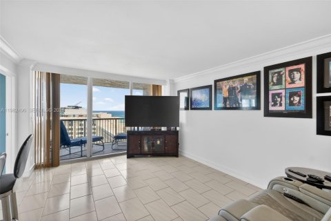 Condominio en venta en Miami Beach, Florida, 2 dormitorios, 104.24 m2 № 2049309 - foto 4