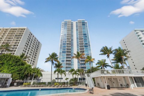 Condominio en venta en Miami Beach, Florida, 2 dormitorios, 104.24 m2 № 2049309 - foto 11