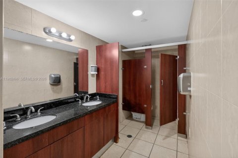 Condominio en venta en Miami Beach, Florida, 2 dormitorios, 104.24 m2 № 2049309 - foto 24