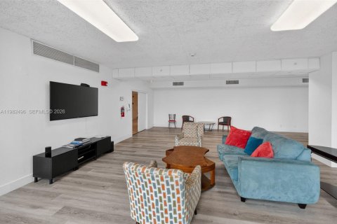 Condominio en venta en Miami Beach, Florida, 2 dormitorios, 104.24 m2 № 2049309 - foto 22