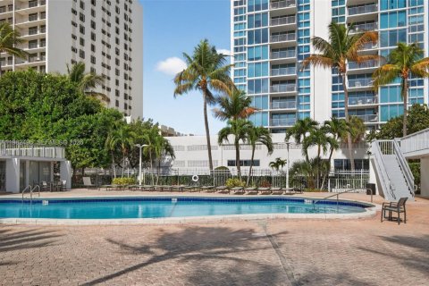 Condominio en venta en Miami Beach, Florida, 2 dormitorios, 104.24 m2 № 2049309 - foto 12