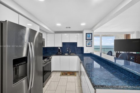 Condominio en venta en Miami Beach, Florida, 2 dormitorios, 104.24 m2 № 2049309 - foto 6