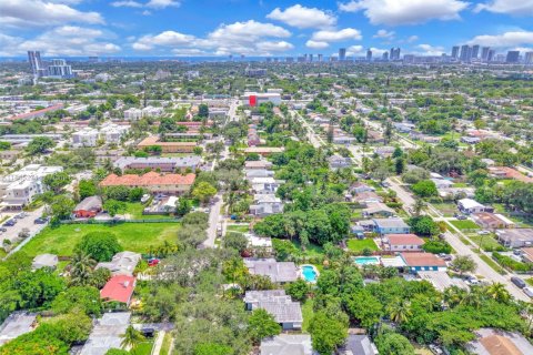 House in Hollywood, Florida 4 bedrooms, 135.92 sq.m. № 1840830 - photo 4