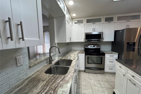 Apartamento en alquiler en Gainesville, Florida, 3 dormitorios, 131.92 m2 № 1901643 - foto 2