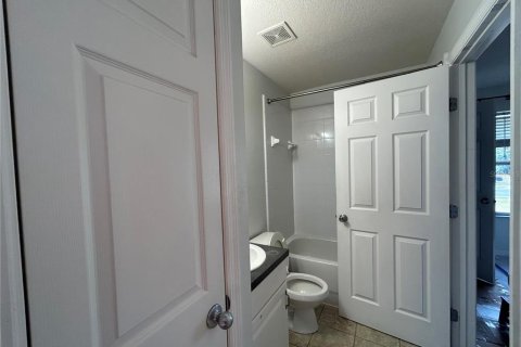 Apartamento en alquiler en Gainesville, Florida, 3 dormitorios, 131.92 m2 № 1901643 - foto 11