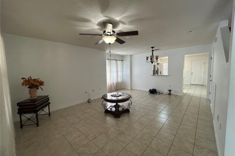 Apartamento en alquiler en Gainesville, Florida, 3 dormitorios, 131.92 m2 № 1901643 - foto 4