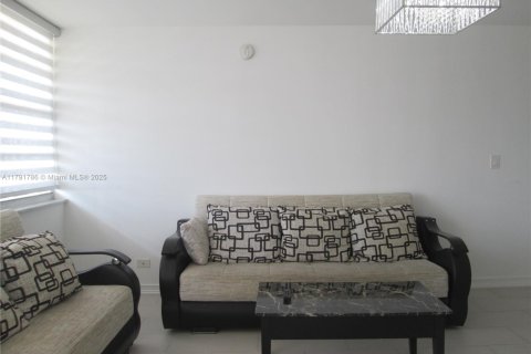 Condominio en alquiler en Sunny Isles Beach, Florida, 2 dormitorios, 100.98 m2 № 1947315 - foto 20