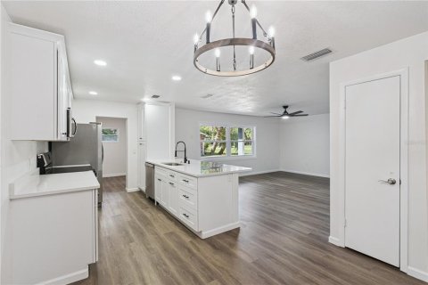 Casa en venta en Leesburg, Florida, 3 dormitorios, 140 m2 № 2157029 - foto 8